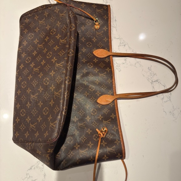 Largest LV neverfull - Picture 6 of 8